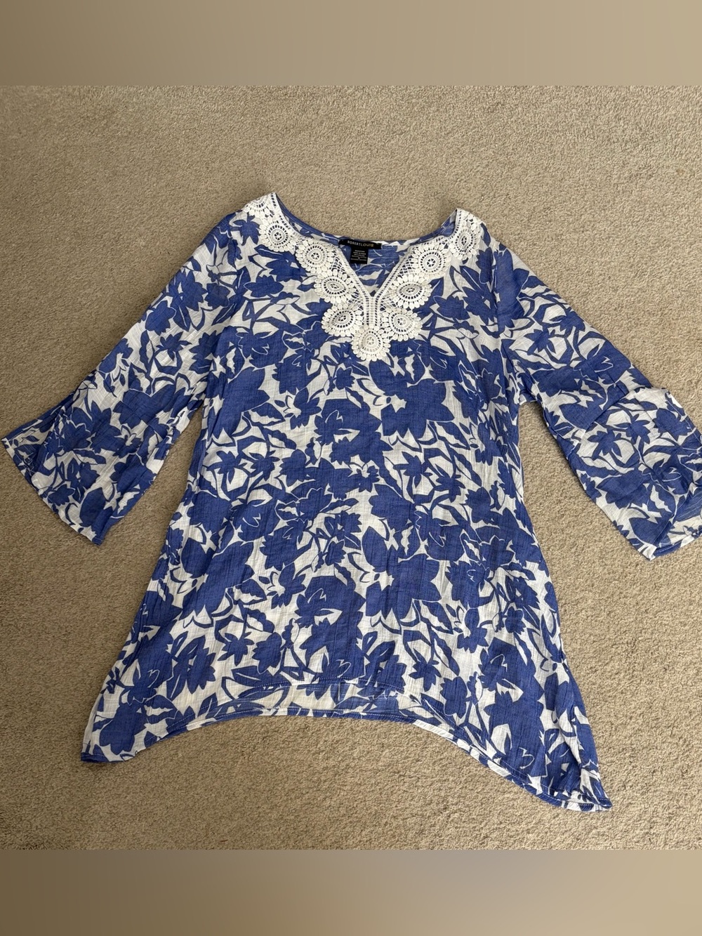 Robert Louis Lightweight Blue & White Small Floral Crochet-Trim Tunic Top
